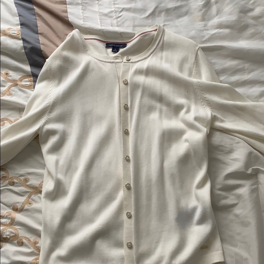 Never worn Tommy Hilfiger button up sweater